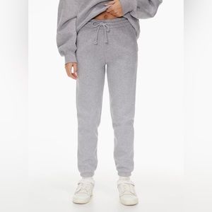 Aritzia TNA Cozy Fleece Perfect Sweatpants